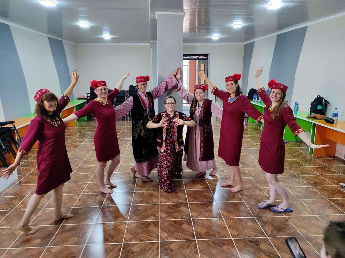 Family Guest House - Friends-J Nukus Ngoại thất bức ảnh