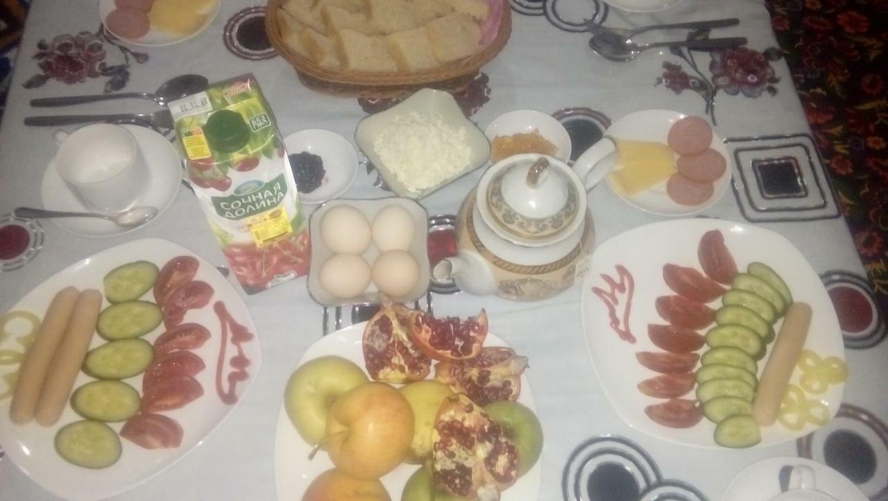 Family Guest House - Friends-J Nukus Ngoại thất bức ảnh